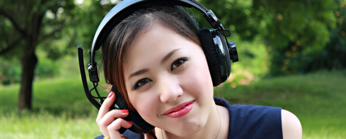 un slogan musical devient un tube à force d'écoute répétitive