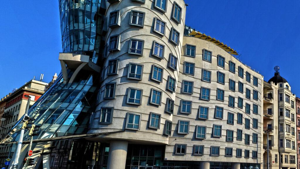 les bâtiments tordu ou penchés à Nantes